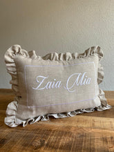 Afbeelding in Gallery-weergave laden, Vintage kussen met franjels