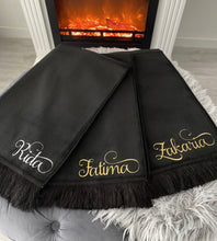 Afbeelding in Gallery-weergave laden, Gebedskleed met naam erop Zwart