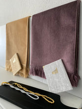 Afbeelding in Gallery-weergave laden, Gebedskleed met naam erop Lila