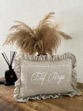 Afbeelding in Gallery-weergave laden, Vintage kussen met franjels